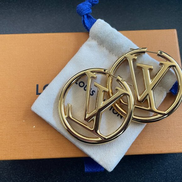 COPY - LV Louise Hoop GM Earrings - Picture 4 of 4